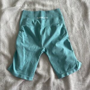 Alphalete Halo Seamless Bike Shorts Size Small in Light Blue 8” Inseam